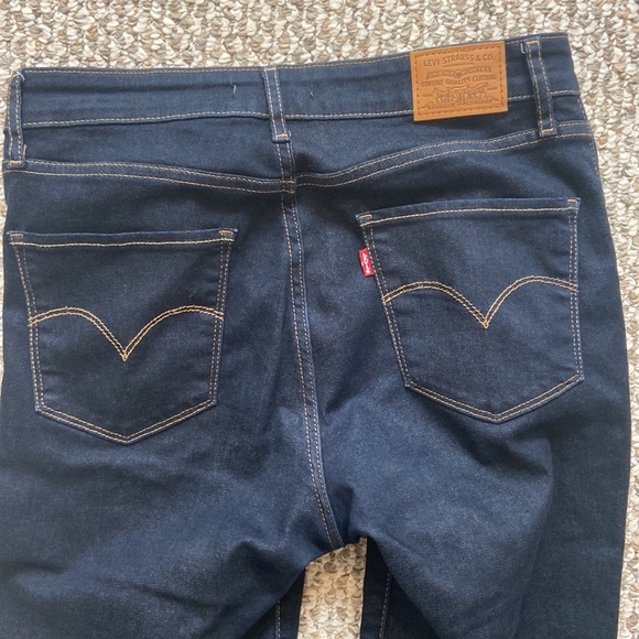 Levi’s Dark Denim High Rose 721 Jeans - Picture 3 of 8